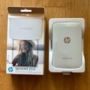 NWT Sprocket Plus - Smartphone Printer for 2.3 x 3.4” photos